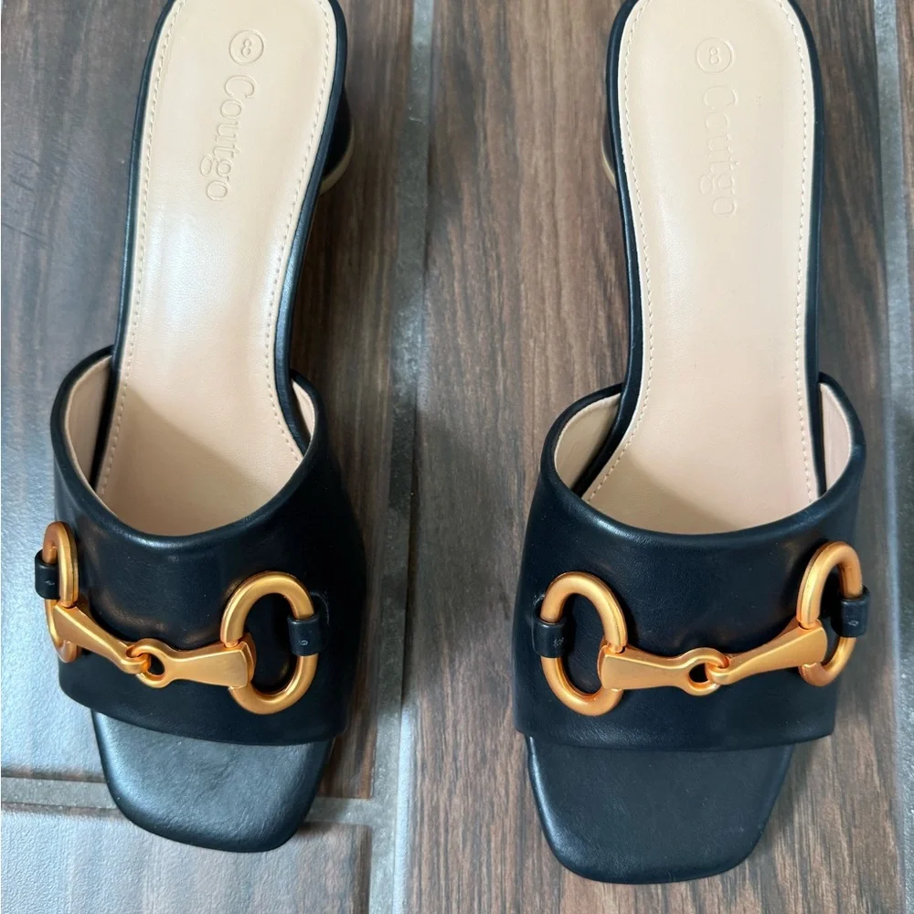 NWOT Coutgo Black Women's Shoes with Circle Heel